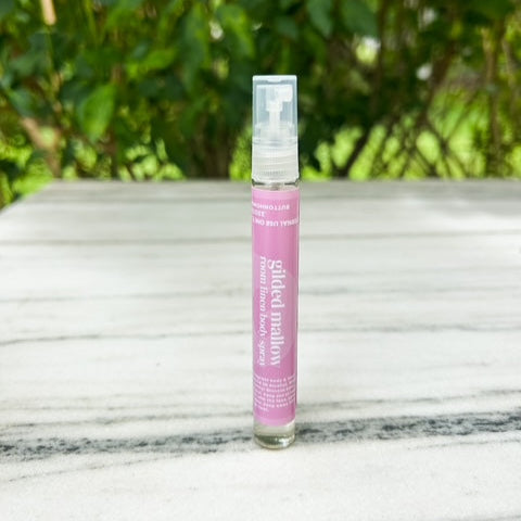 Fine mist slim travel spray with pink label 